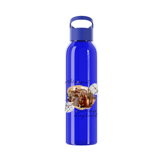 Meilenweit voneinander entfernt, aber immer in meinem Herzen Wasserflasche 650 ml