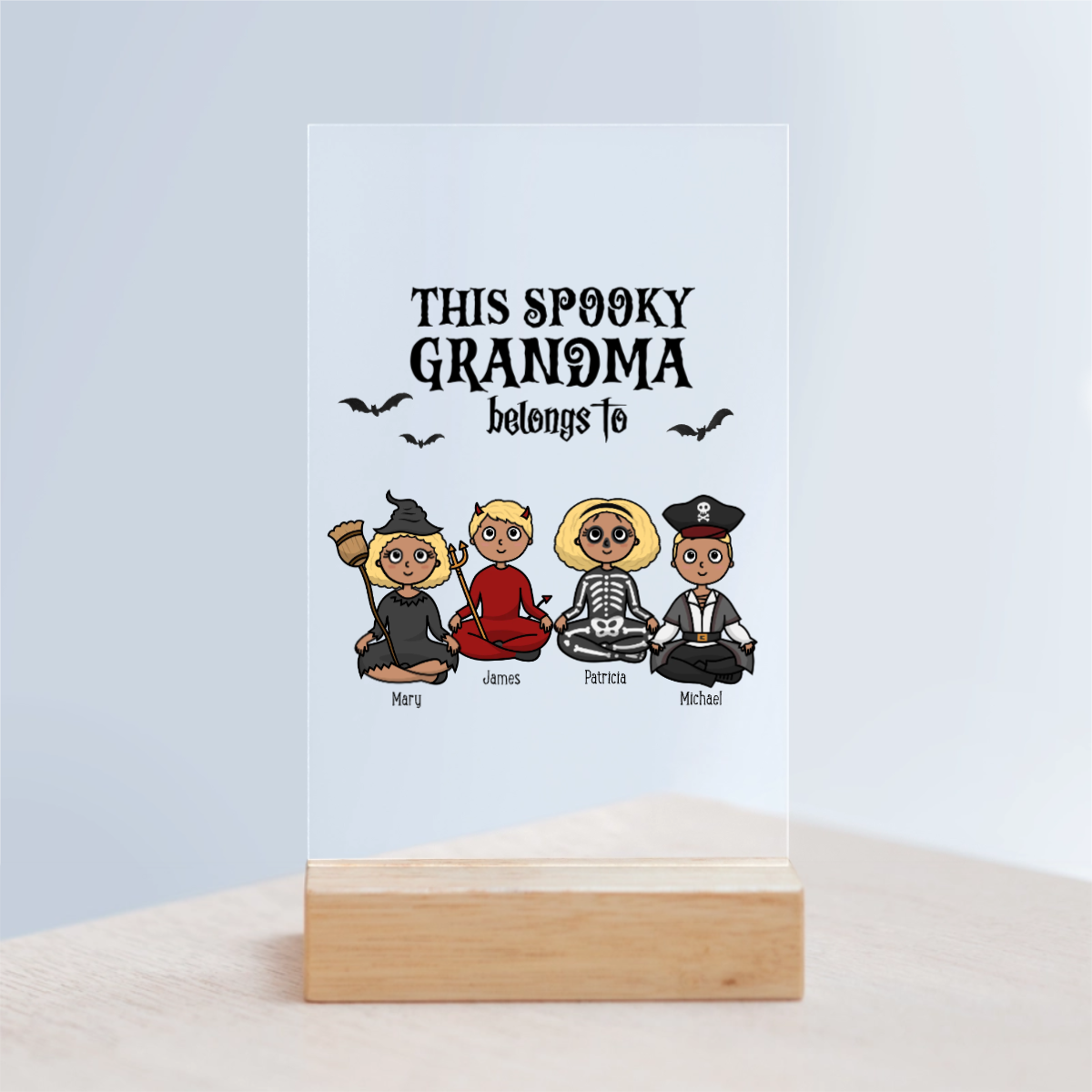 Dieses gruselige Oma gehört zu Halloween Acrylschild mit Holzständer